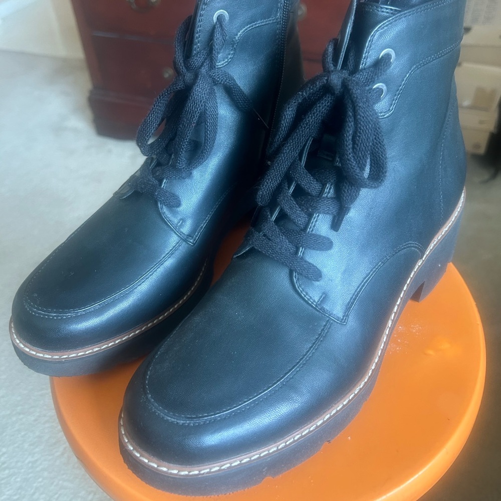 Naturalizer black boots
